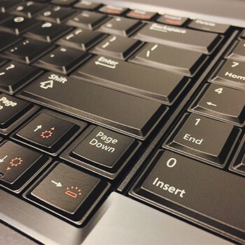 Ekologiczne dywany i chodniki do wnętrz Japandi: materiały, montaż i konserwacja